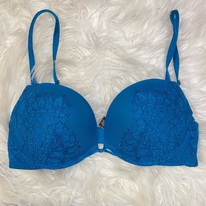 32C Victoria Secret Bombshell Plunge
